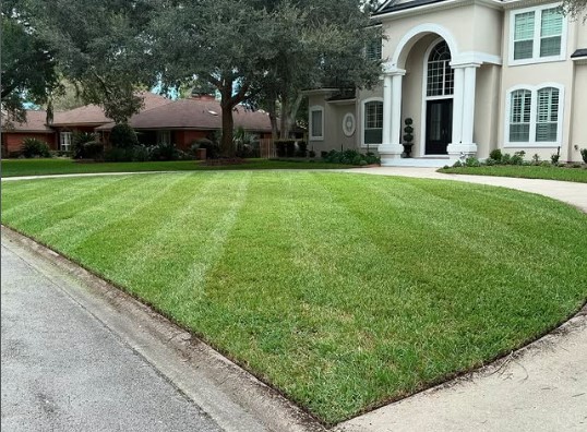 Boardman Lawncare freshly mowed and striped lawn